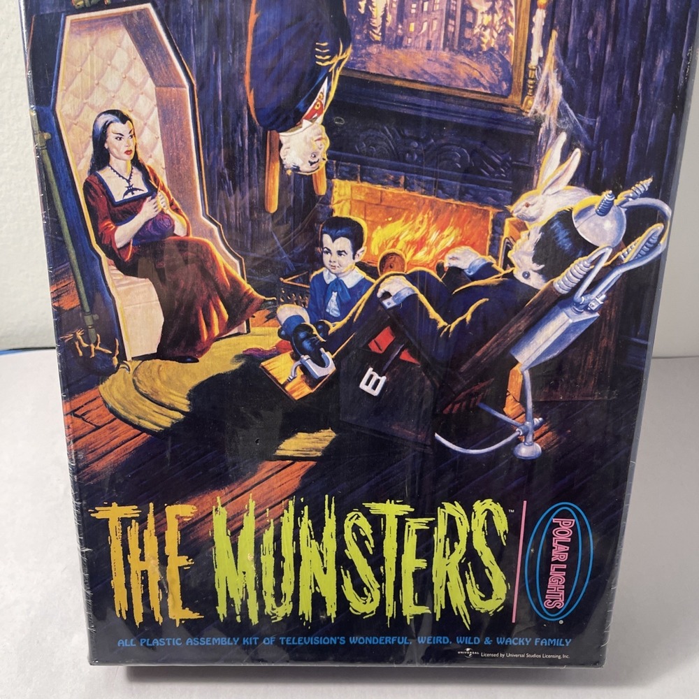 Polar Lights The Munsters All Plastic Assembly Kit Model 5013 Playing Mantis New - Picture 5 of 11